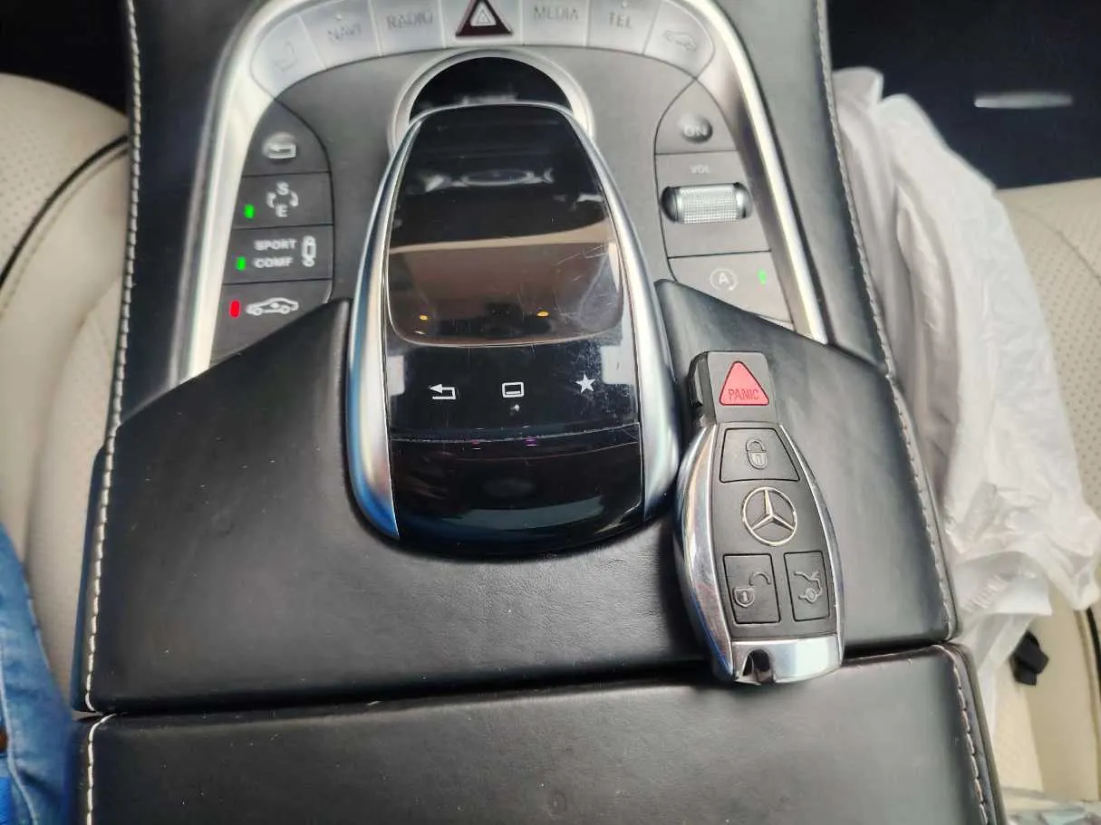 Car image 25