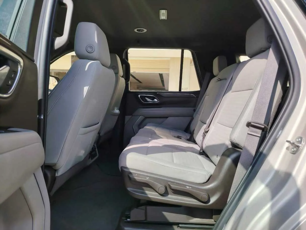 Car image 17