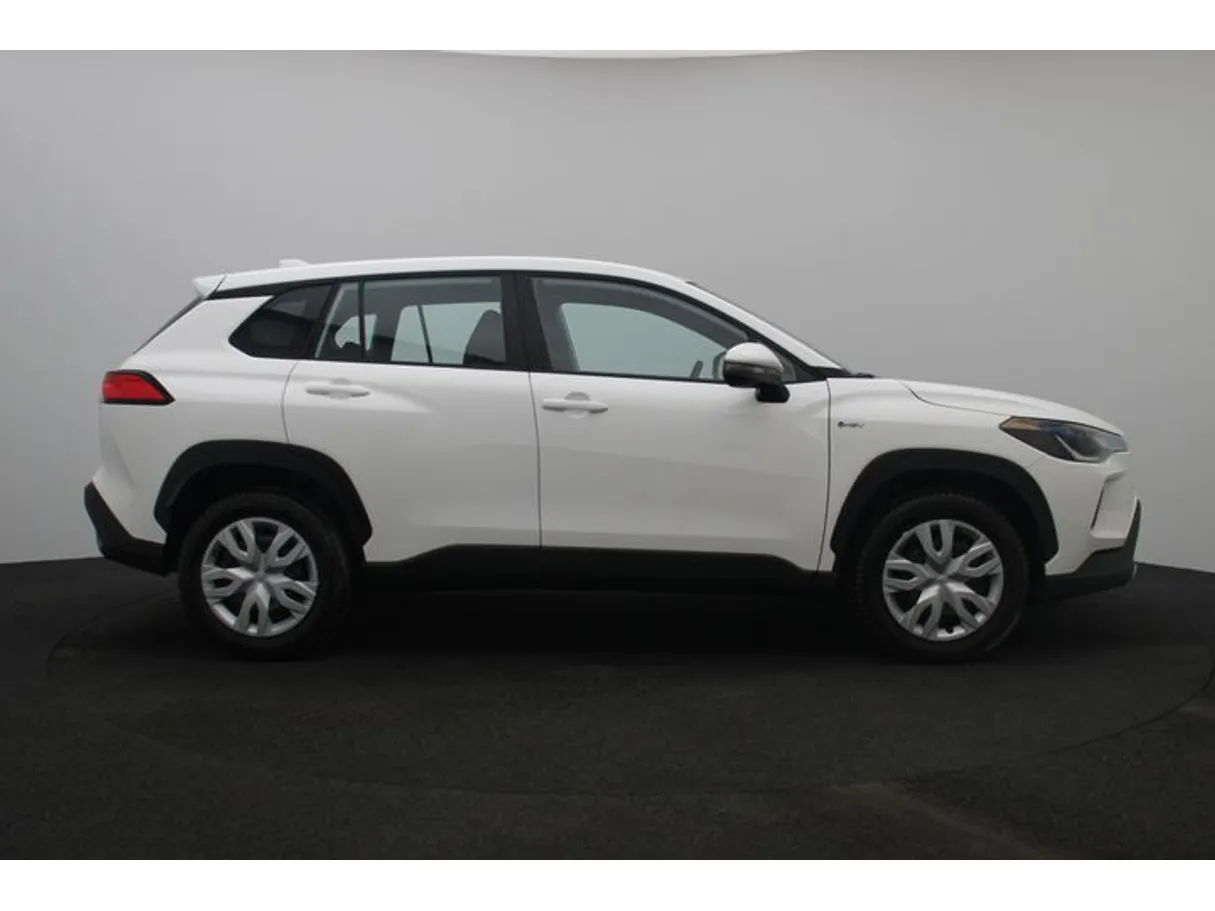 Car image 13