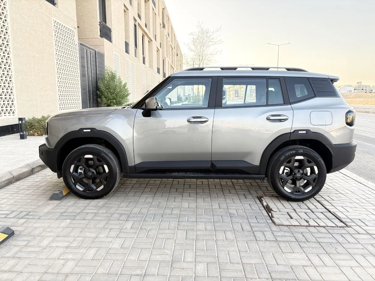 Car image 8