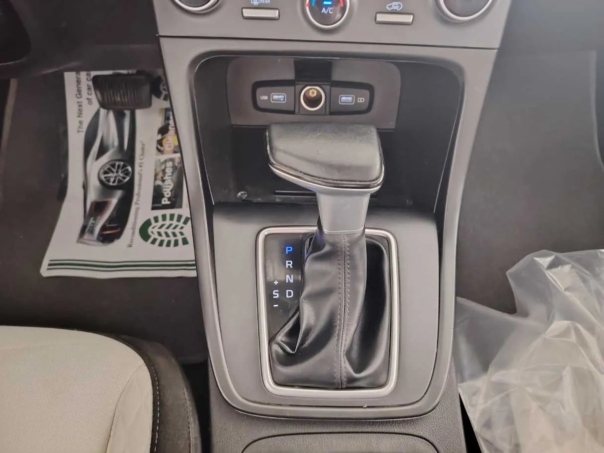 Car image 23