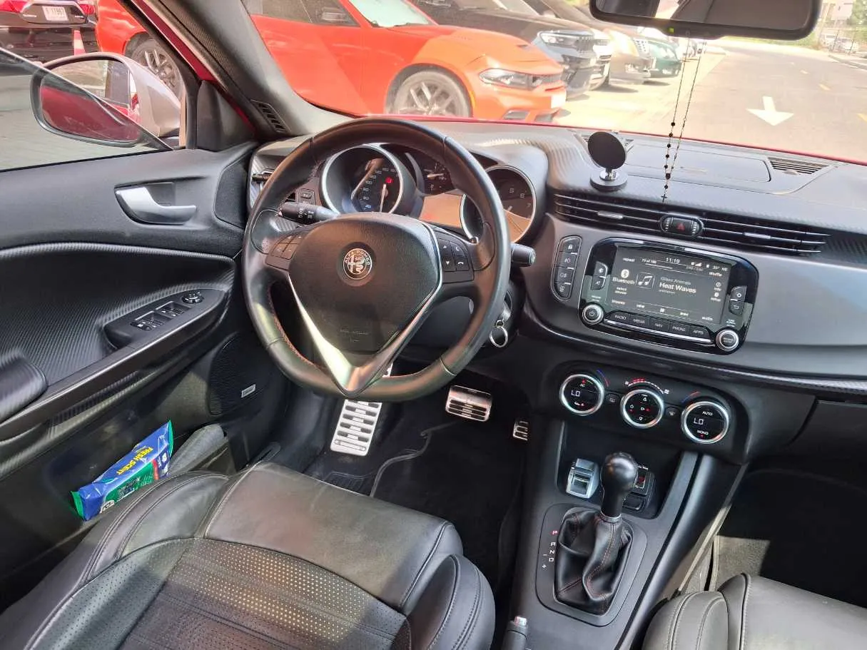 Car image 17