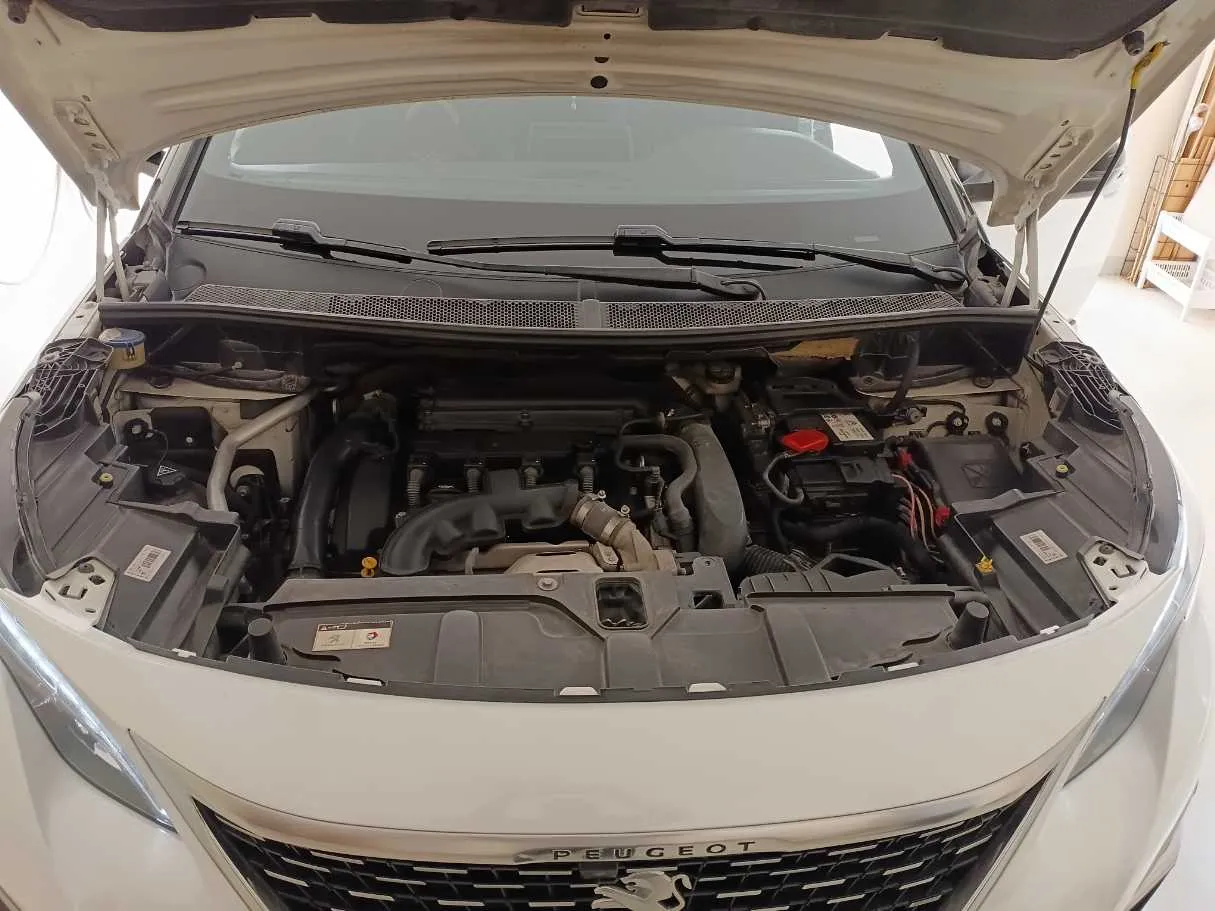 Car image 28