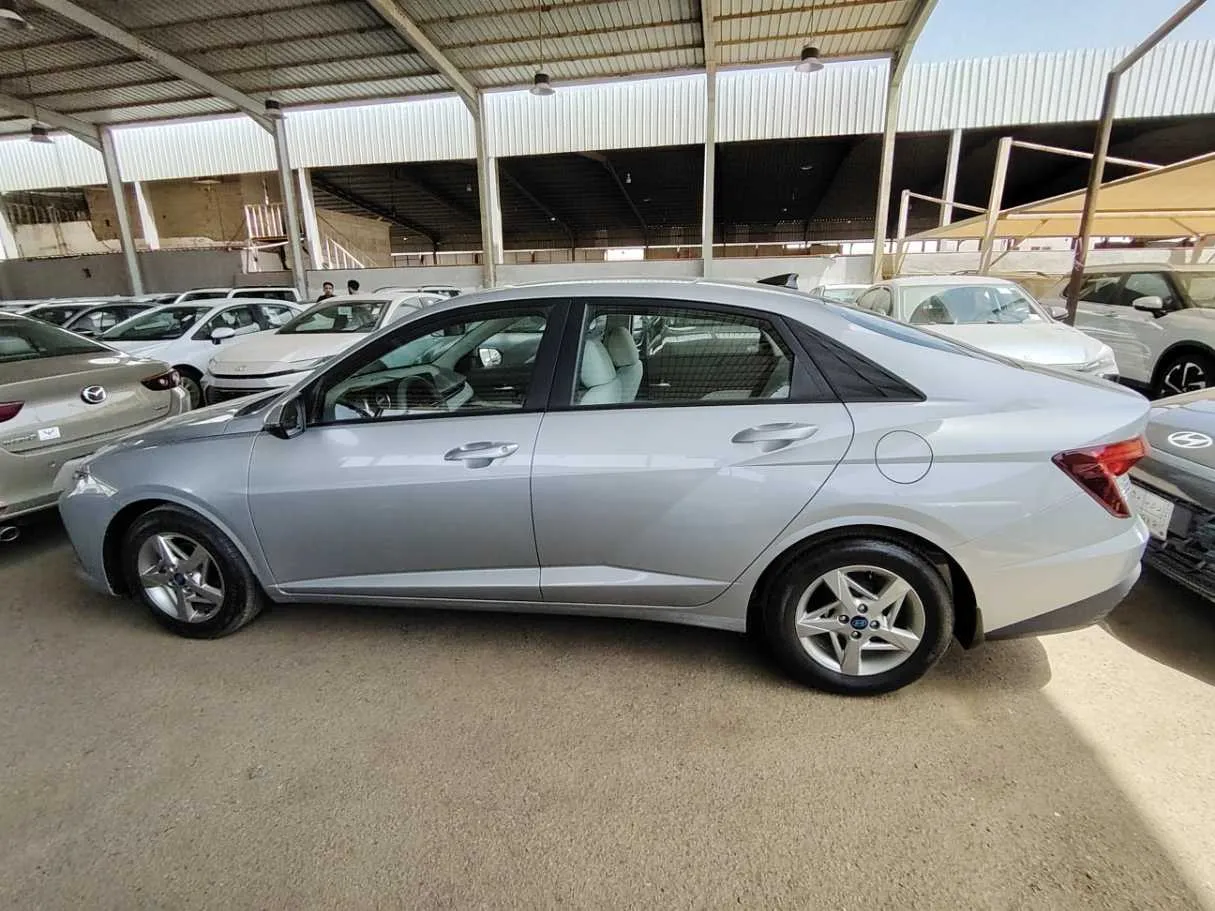 Car image 8