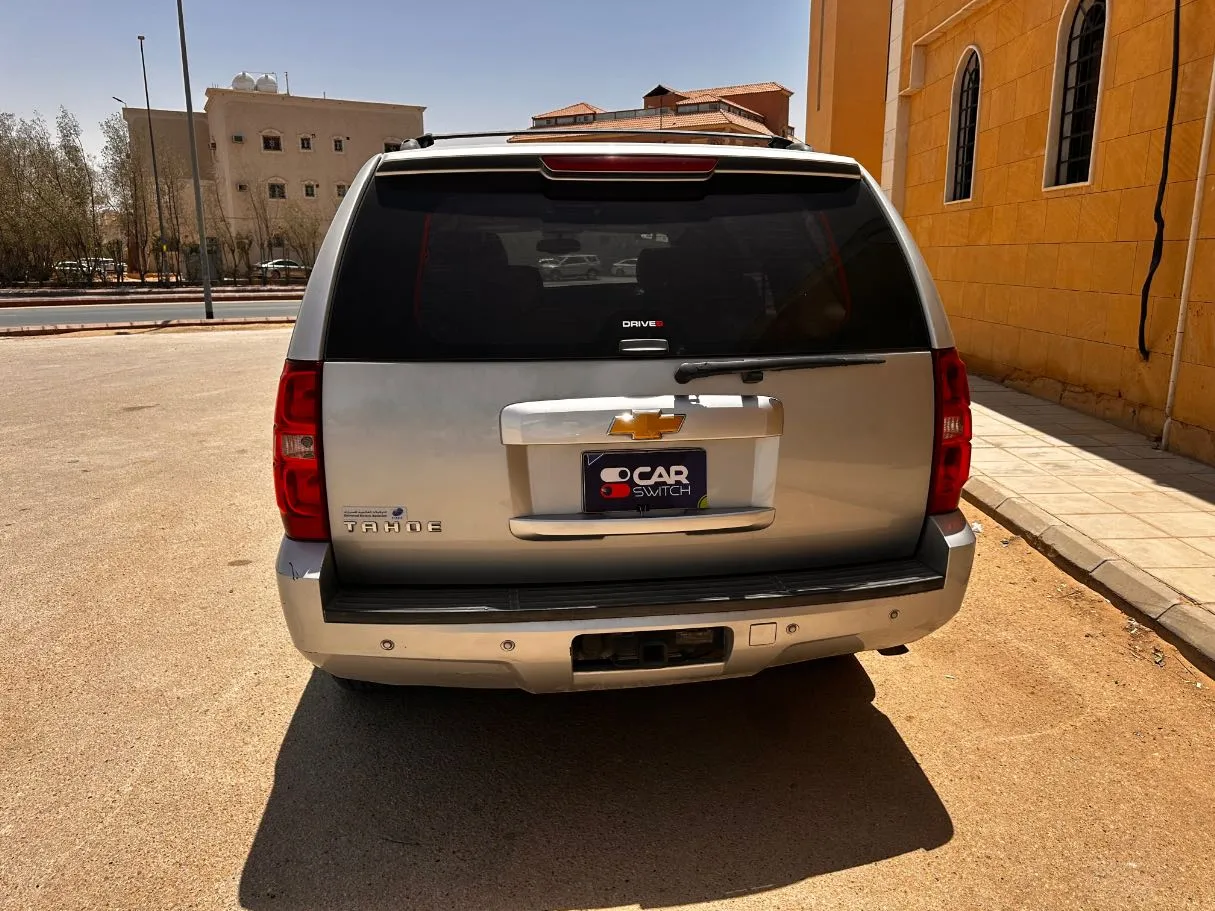 Car image 6