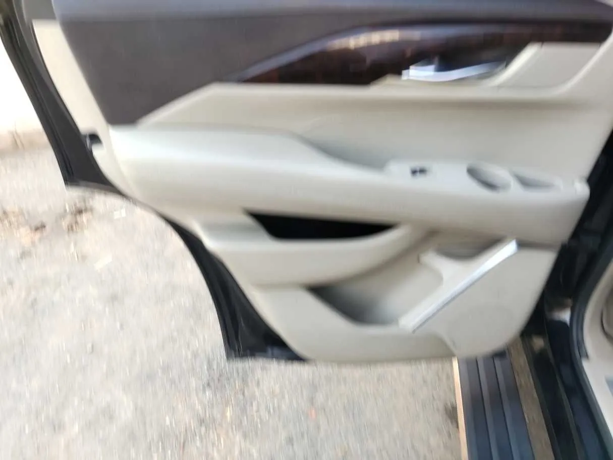 Car image 33
