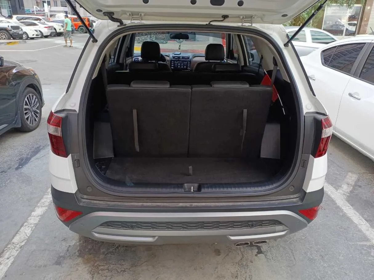 Car image 20