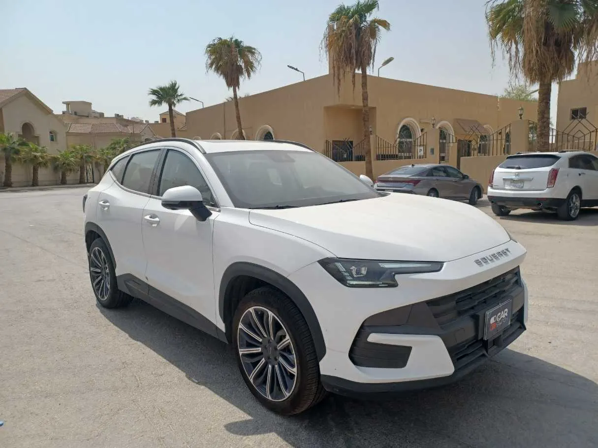 Car image 3
