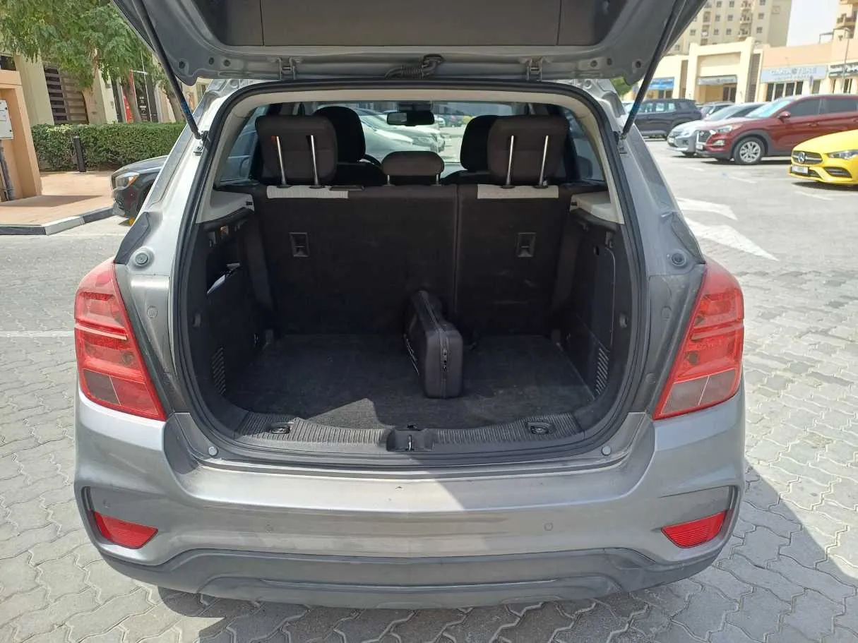 Car image 20