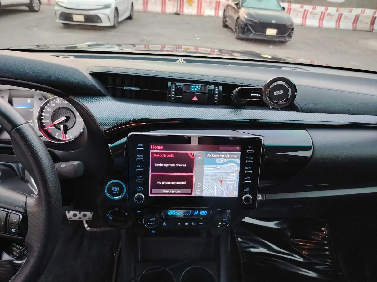 Car image 25