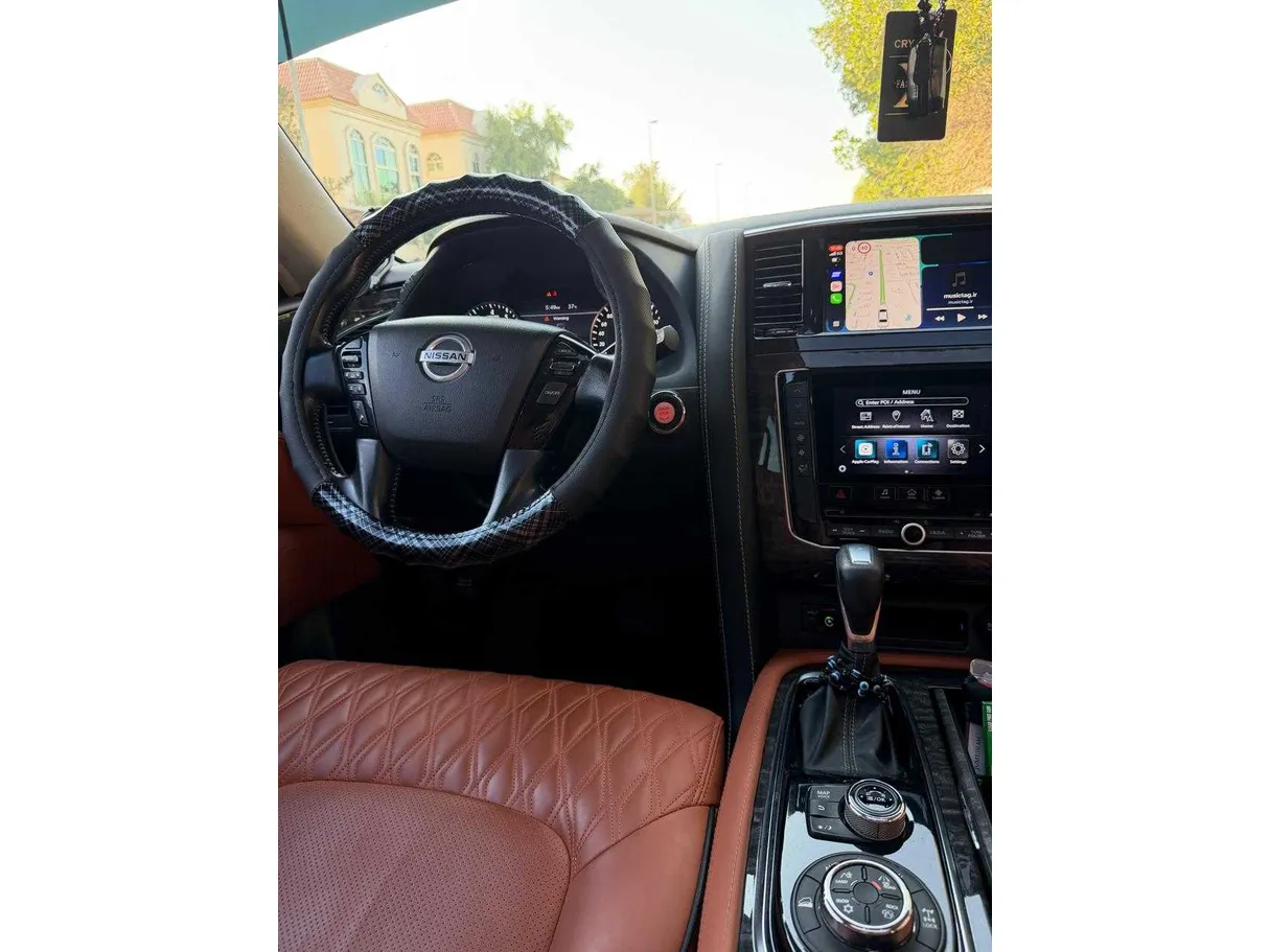 Car image 9