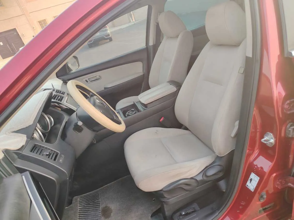 Car image 13