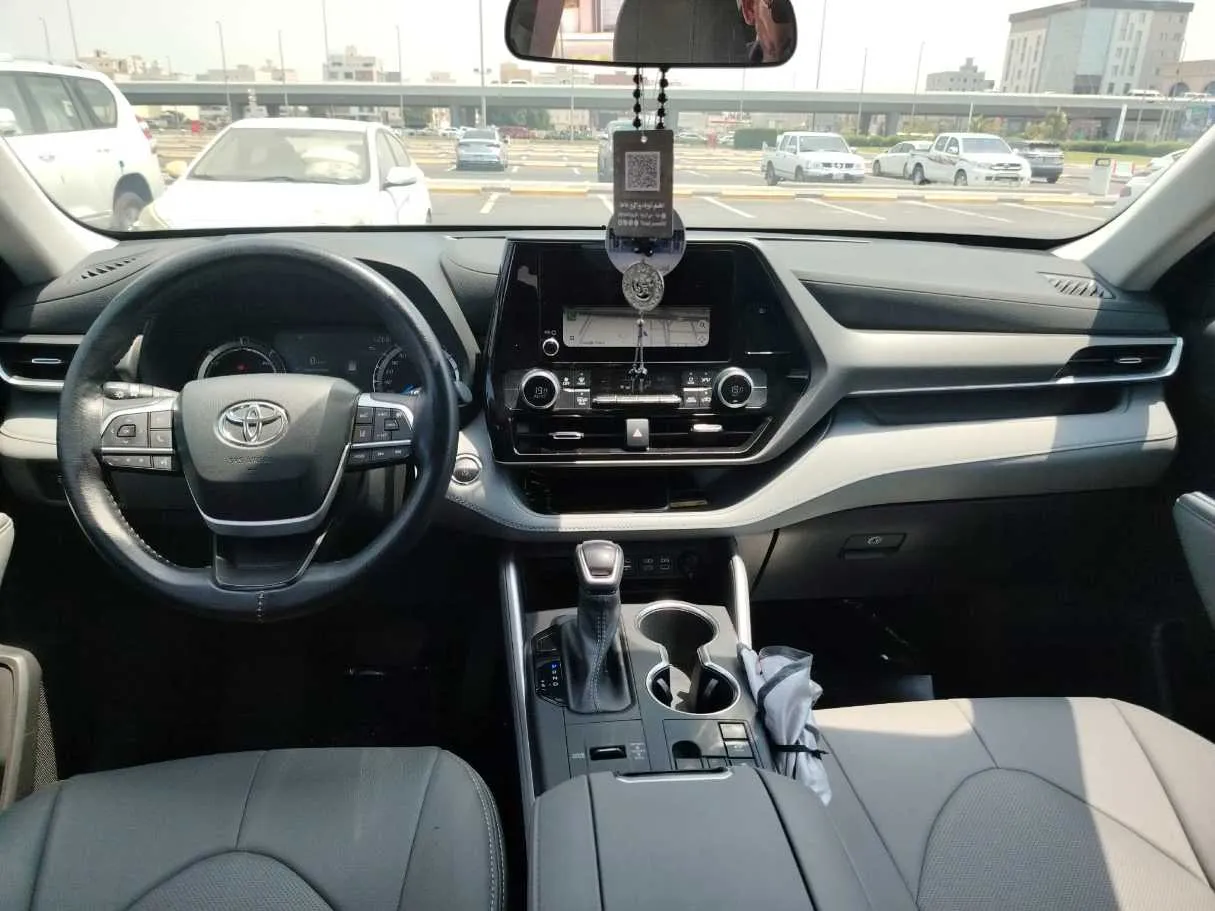 Car image 22
