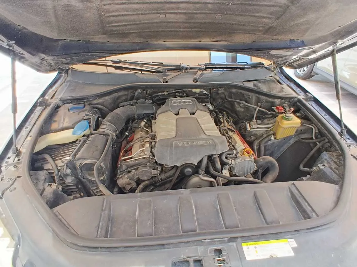 Car image 24