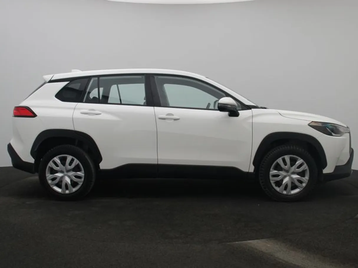 Car image 13
