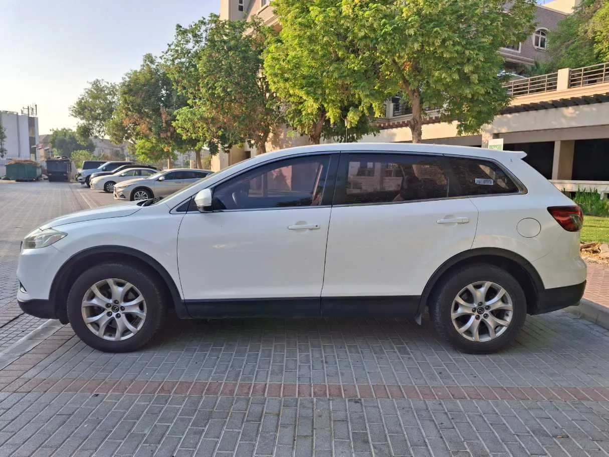 Car image 8