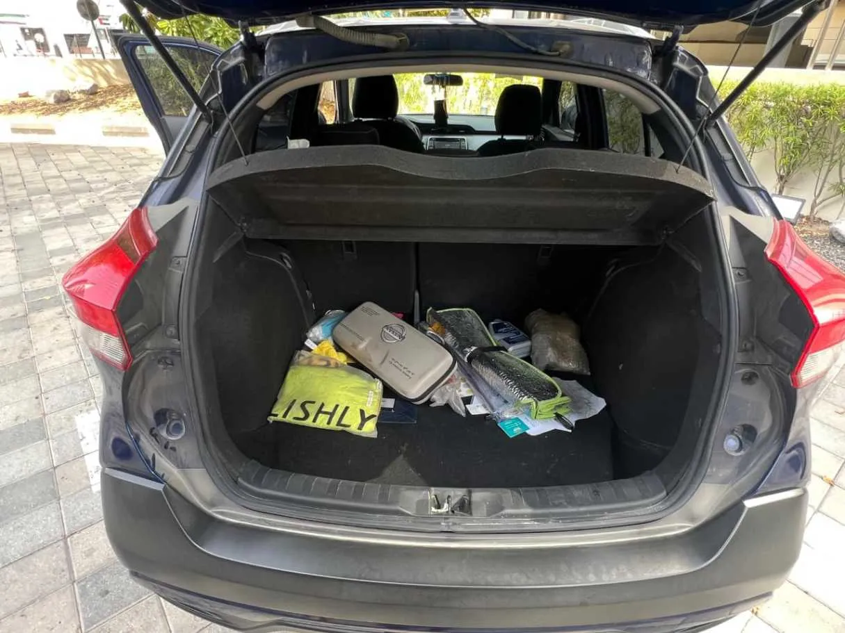 Car image 15