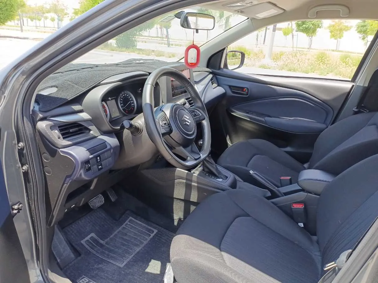 Car image 11