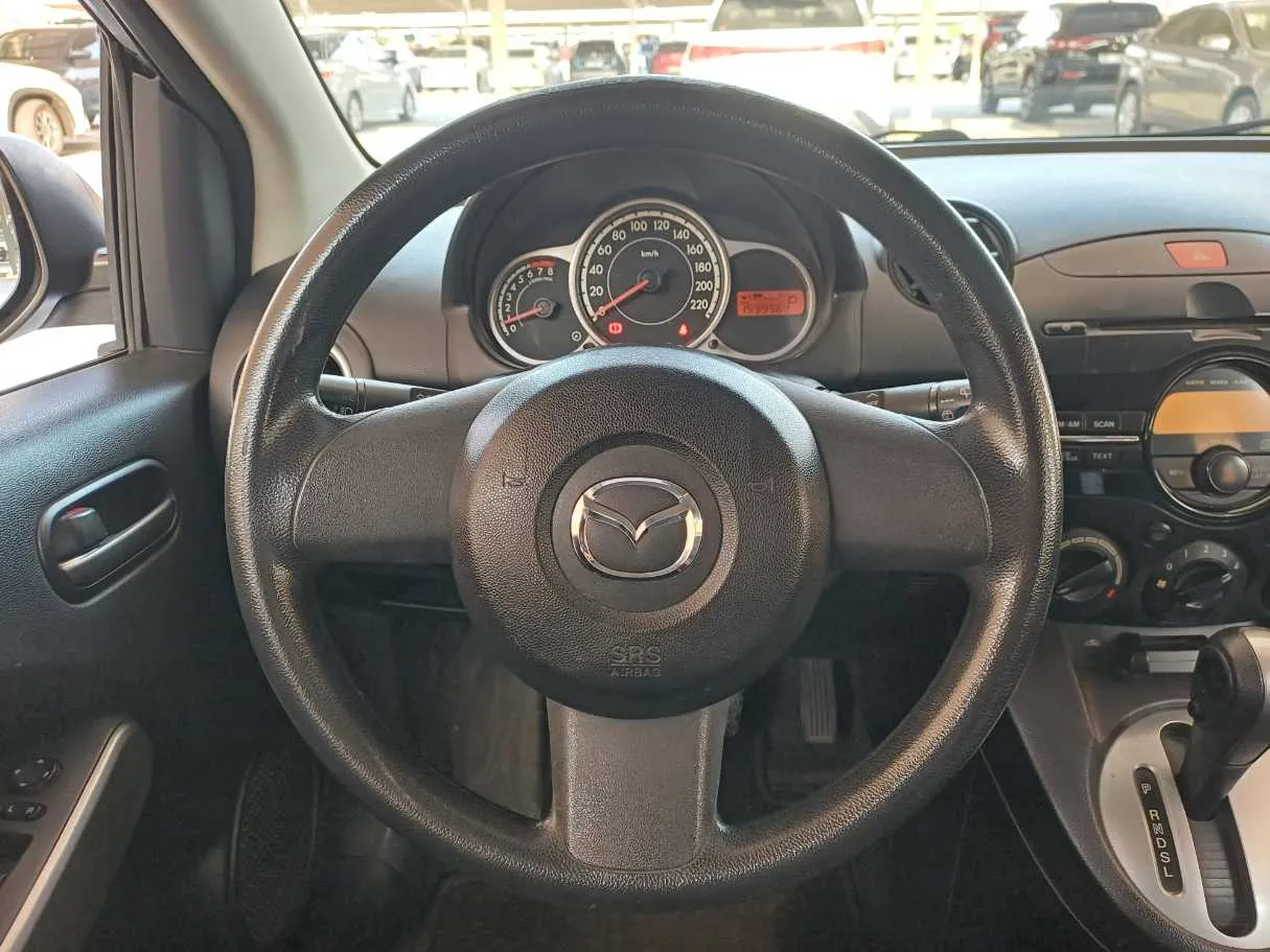 Car image 18