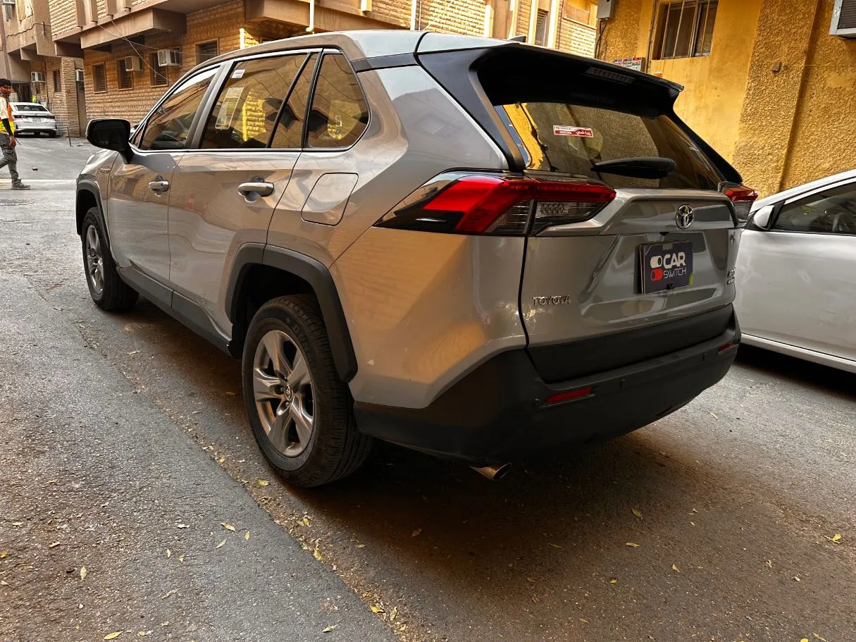 Car image 7
