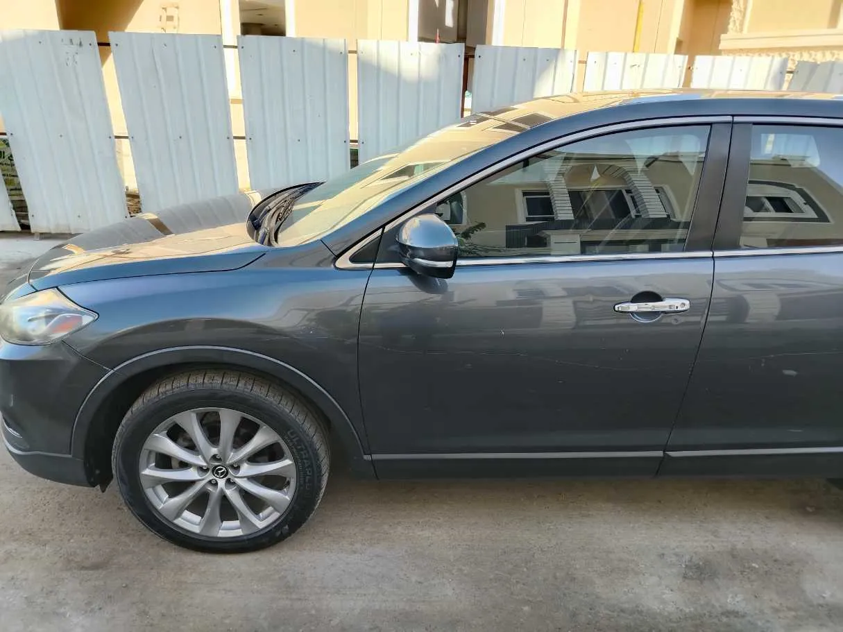 Car image 9