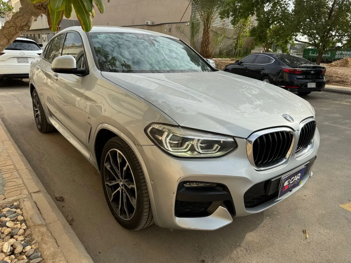 Car image 3