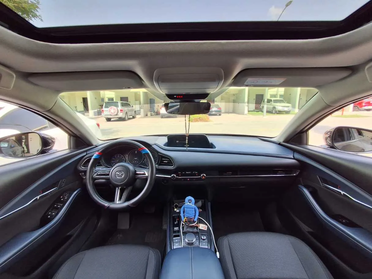 Car image 18