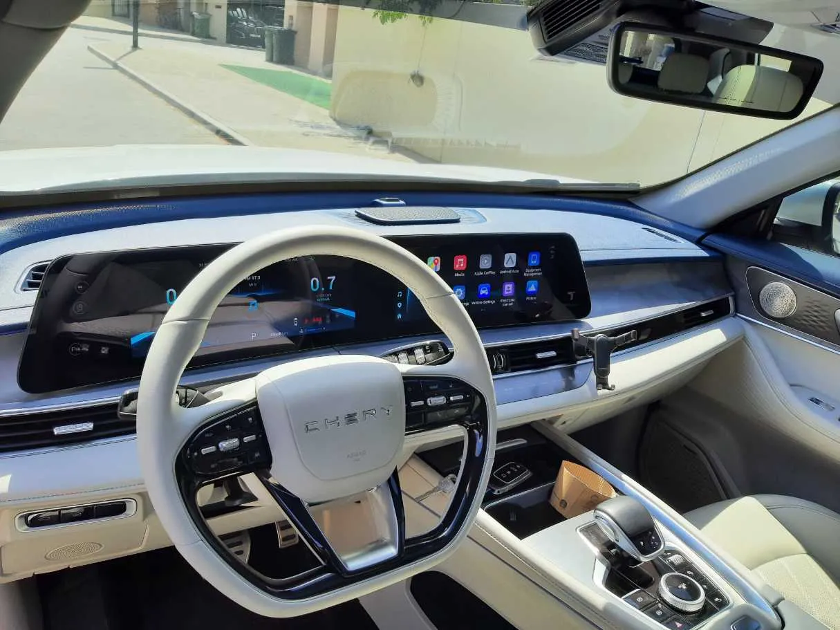 Car image 11