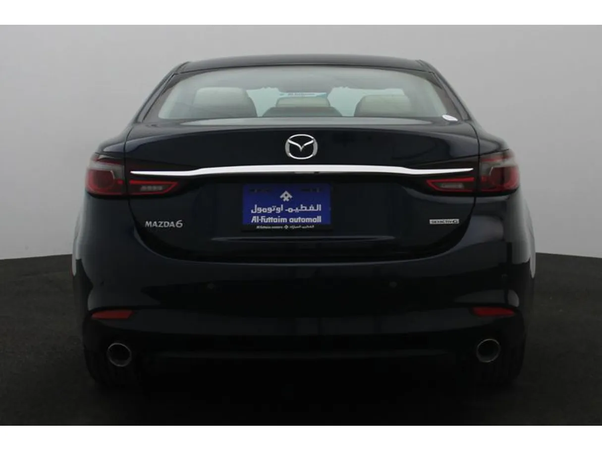 Car image 12
