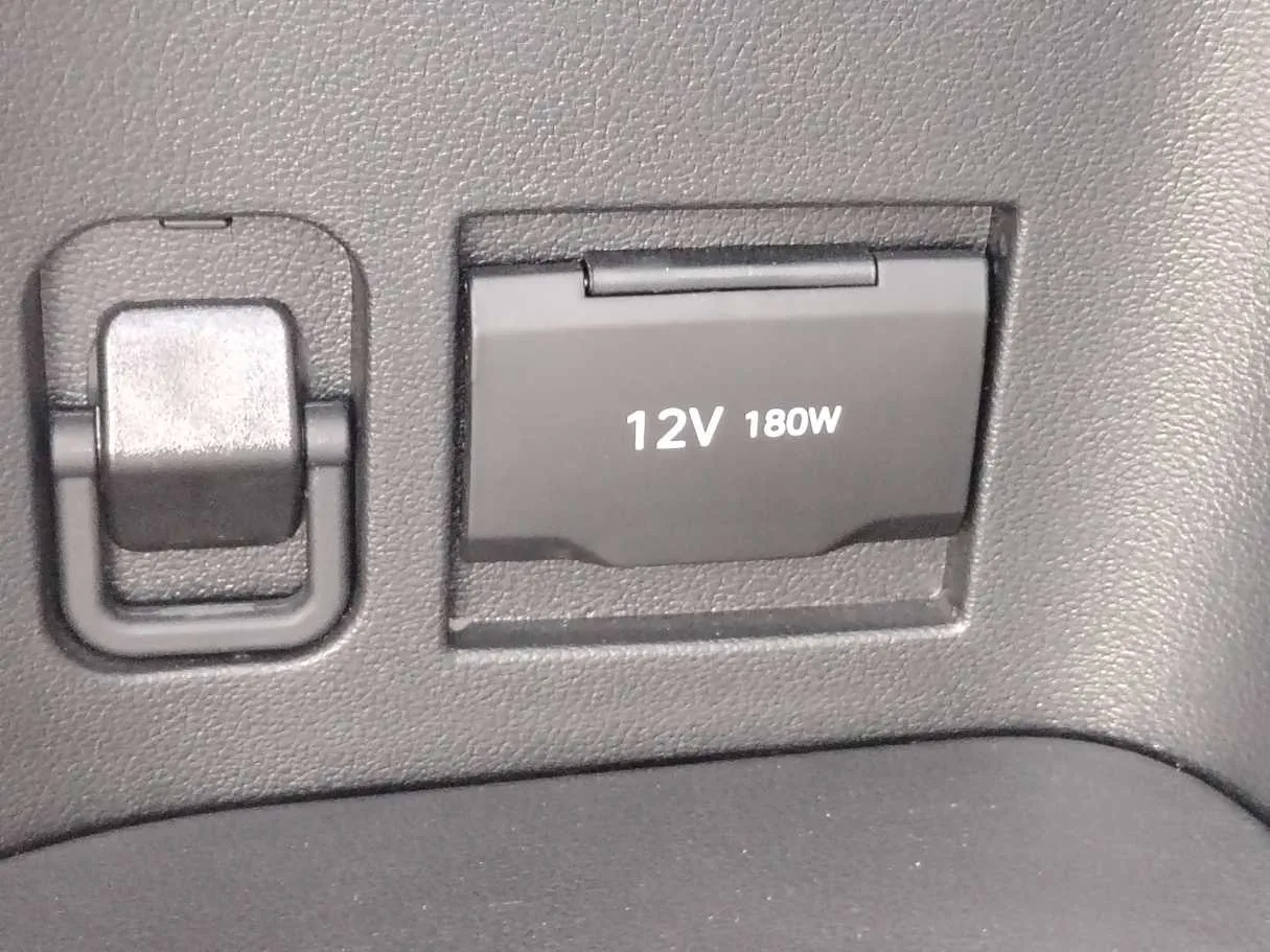 Car image 32