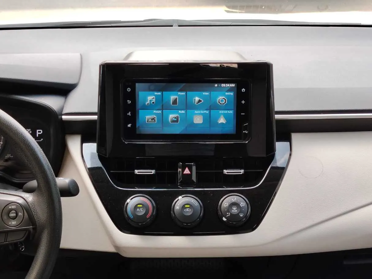 Car image 18