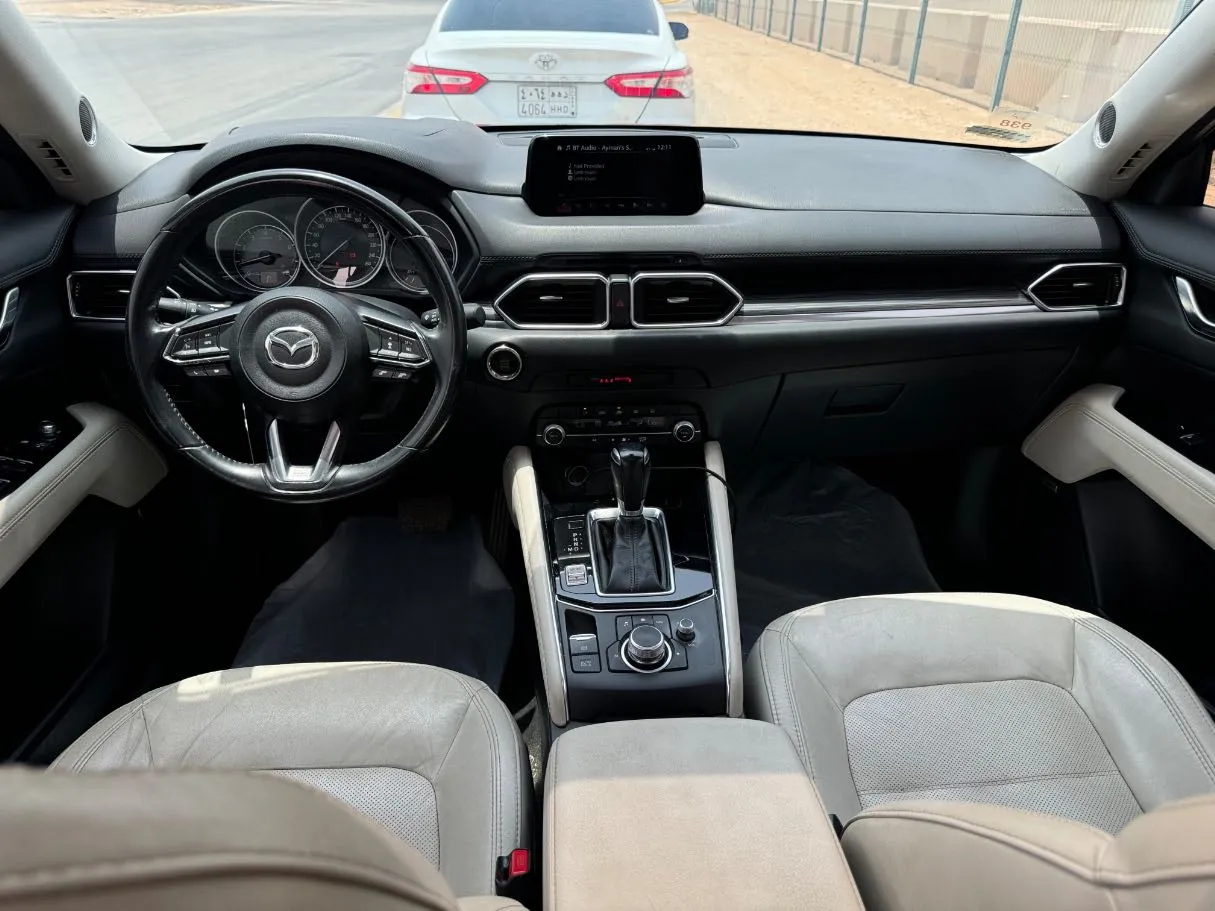 Car image 15