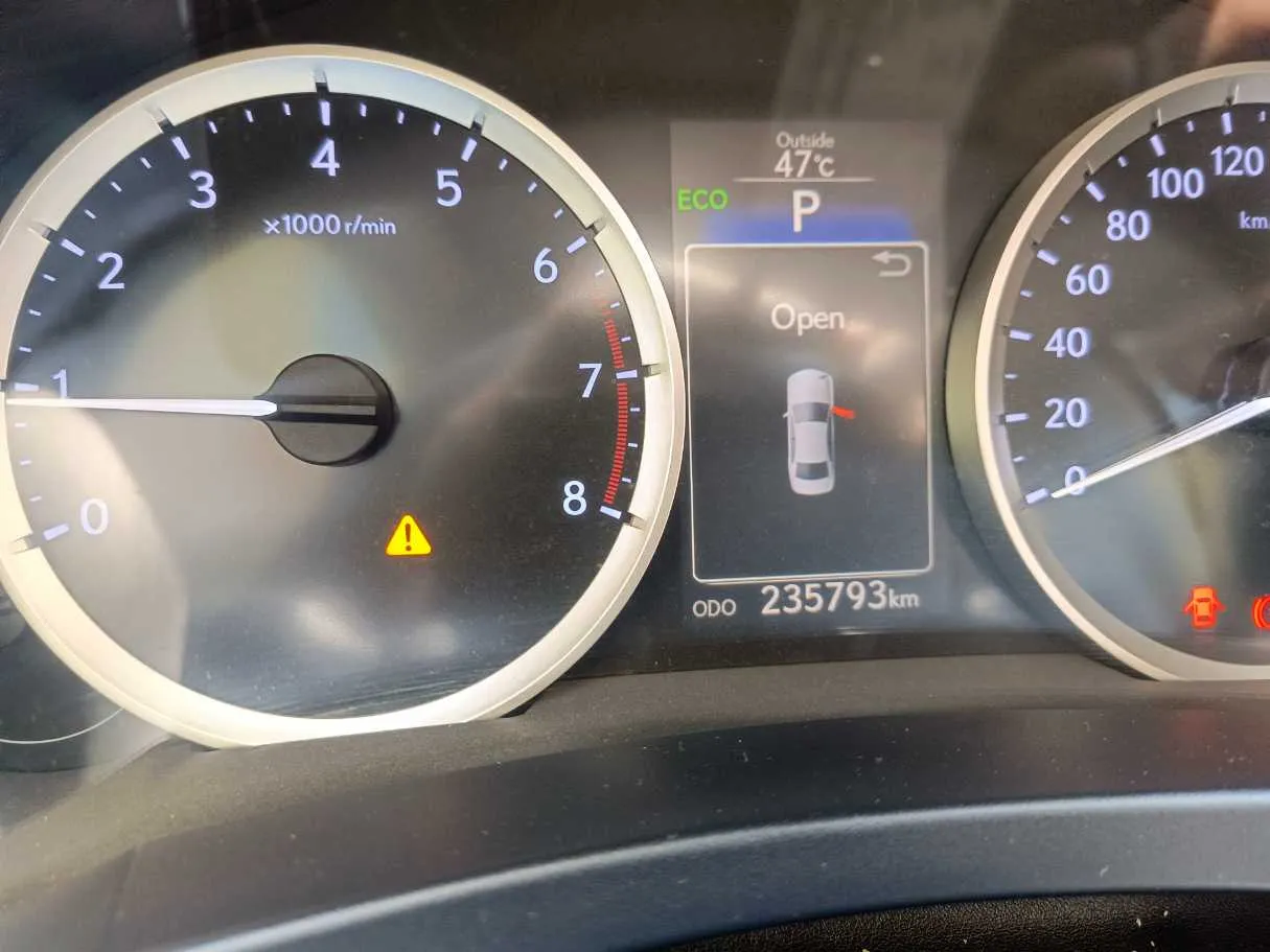 Car image 26