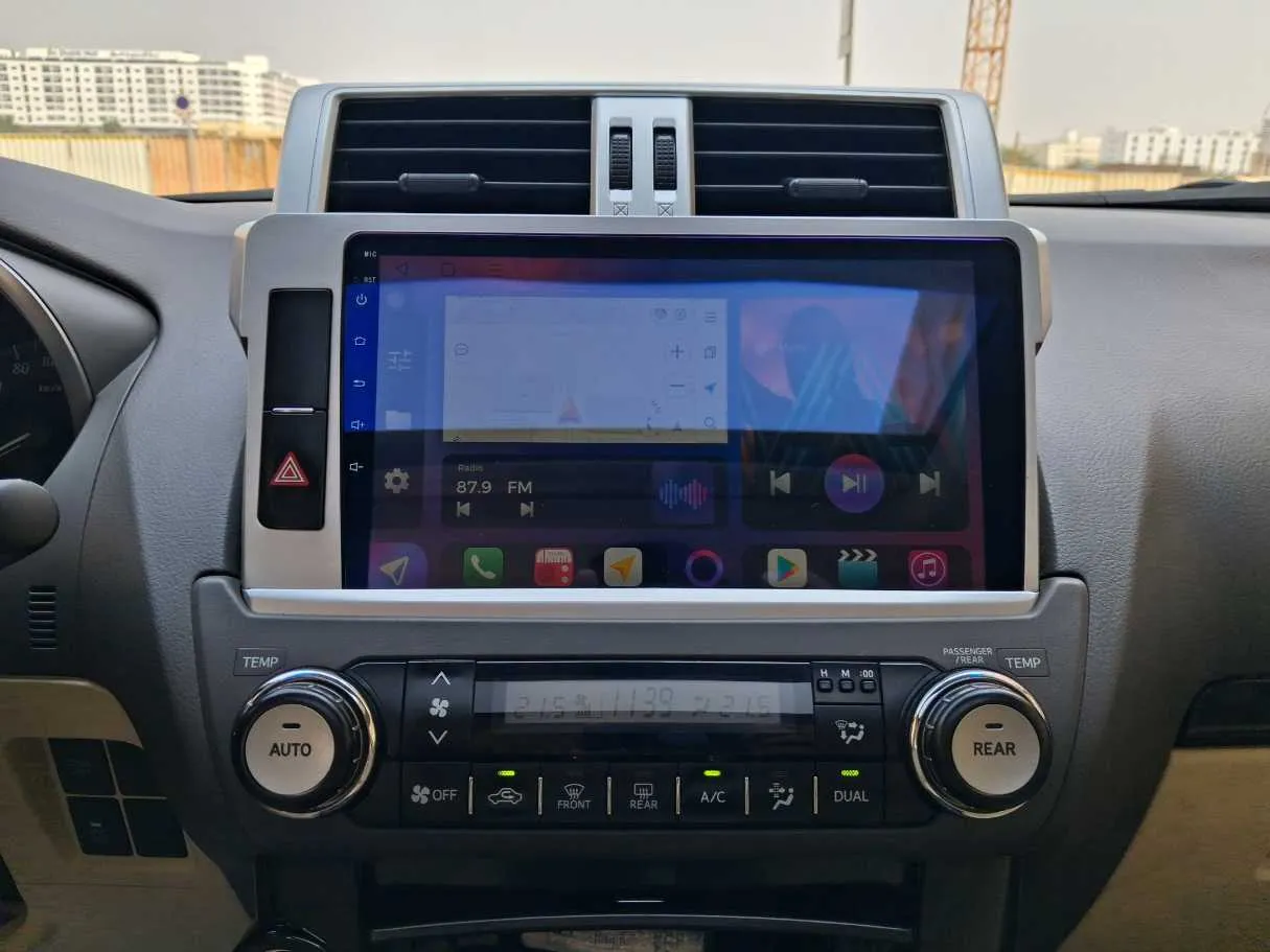 Car image 18