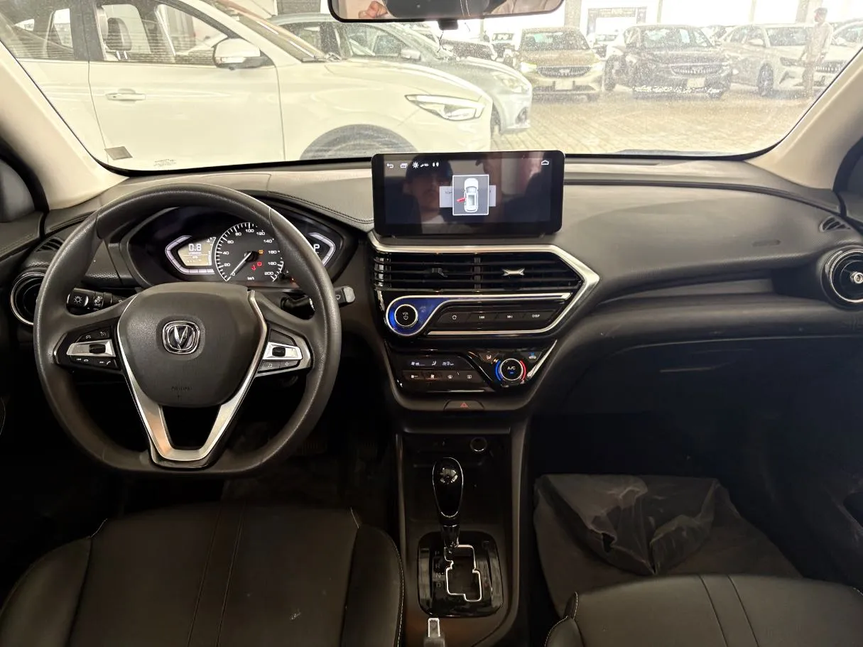 Car image 22