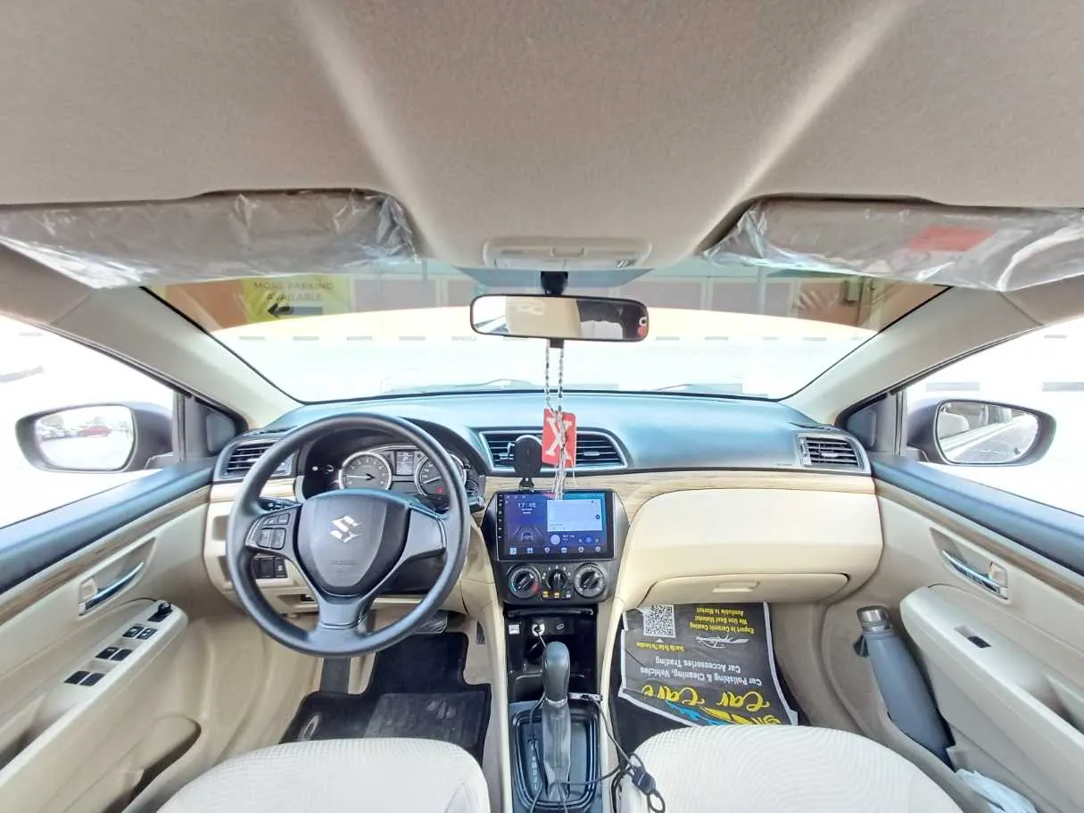 Car image 18