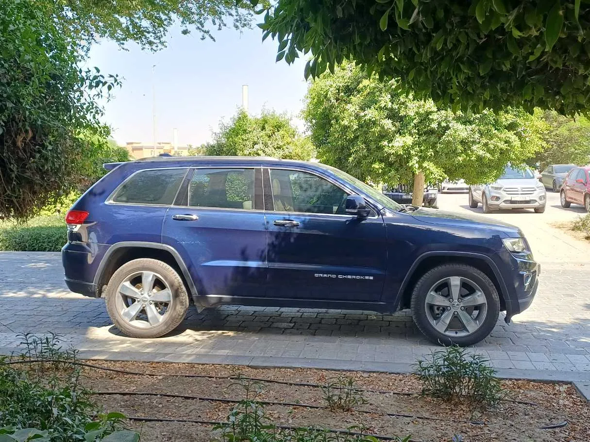 Car image 8