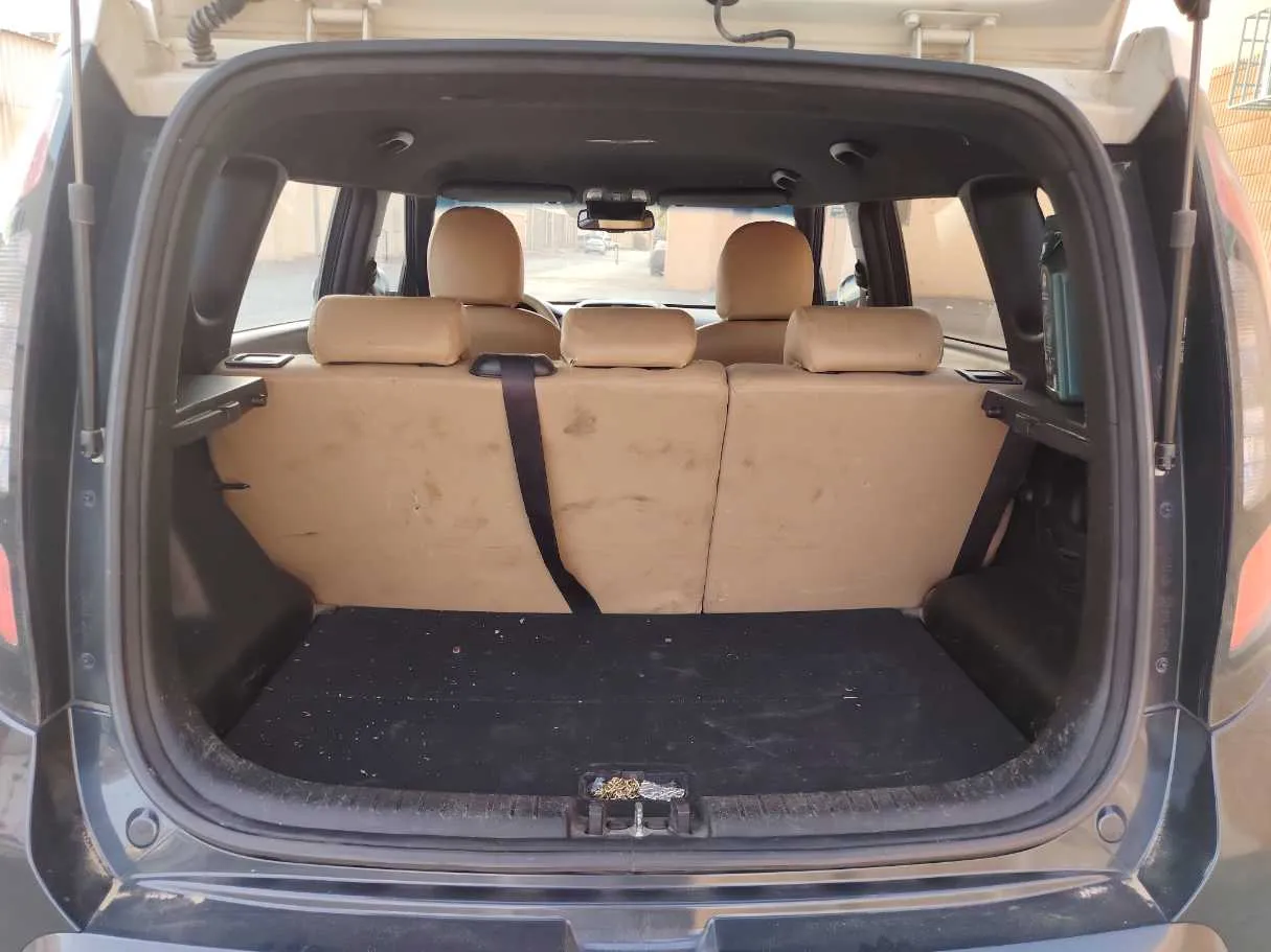 Car image 25
