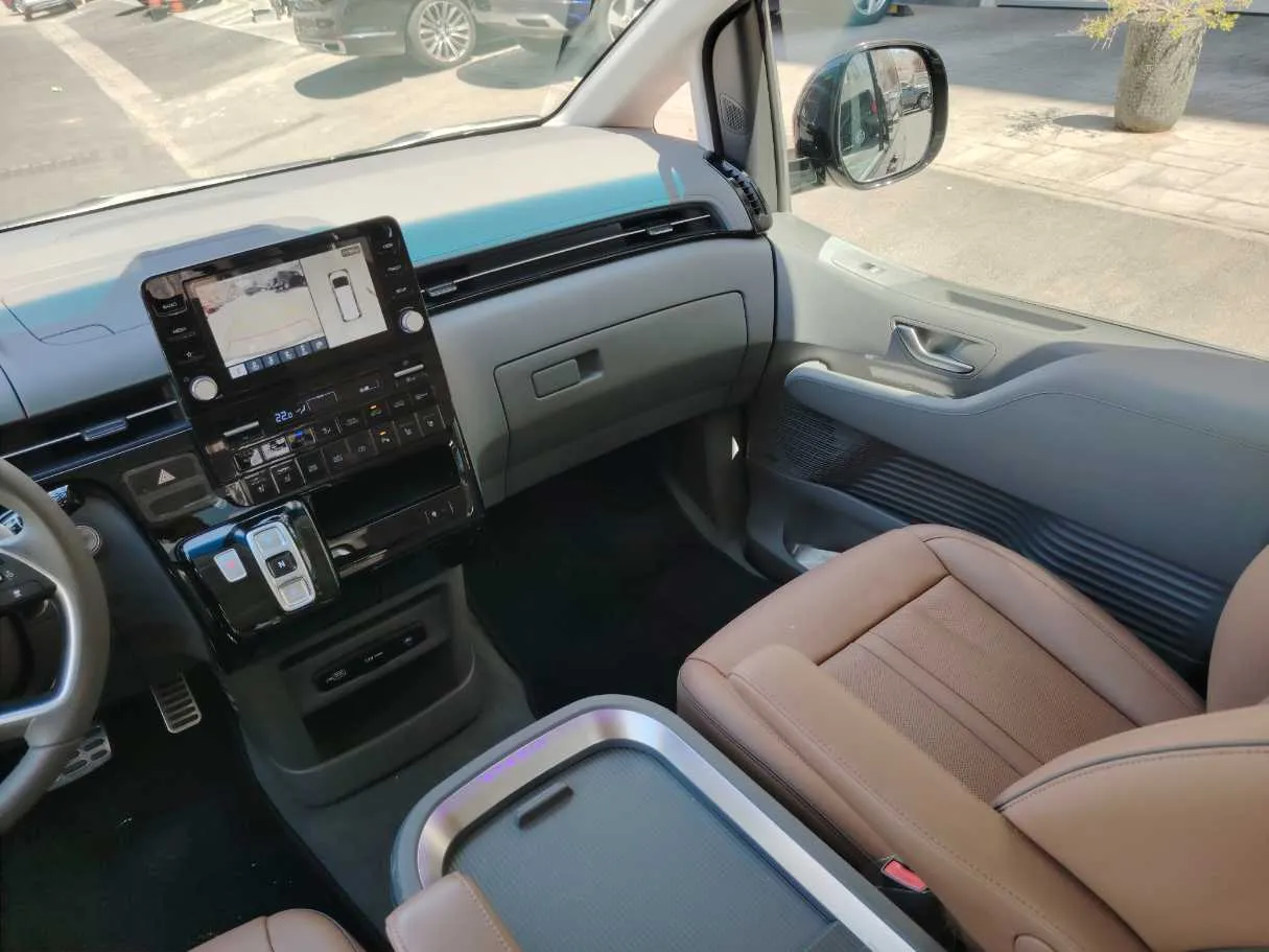 Car image 33