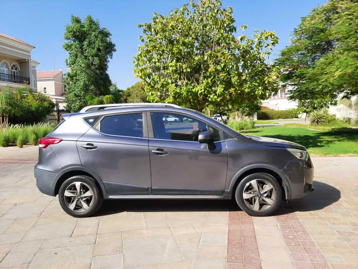 Car image 8