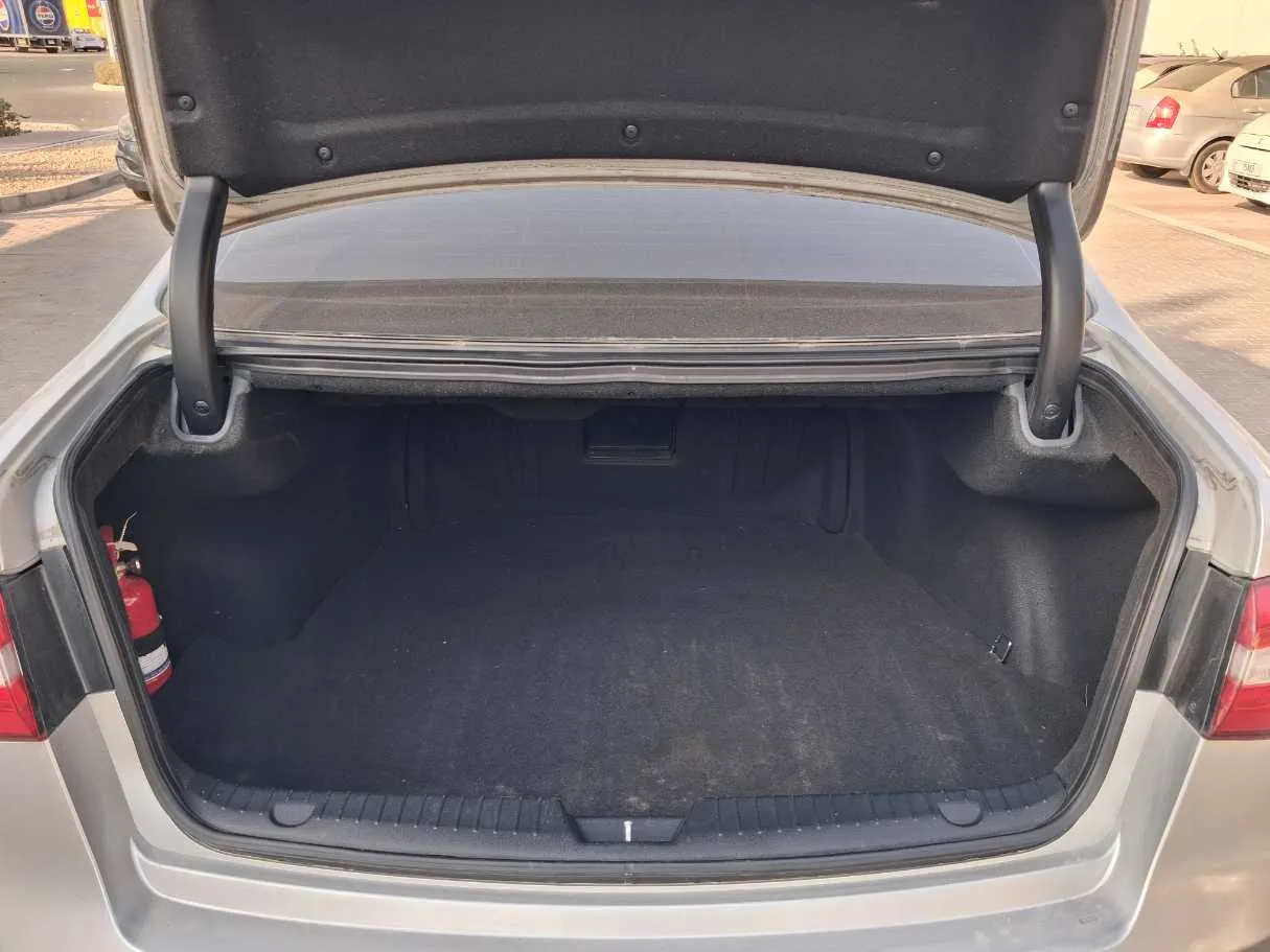 Car image 21