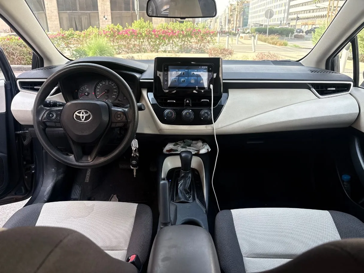 Car image 19