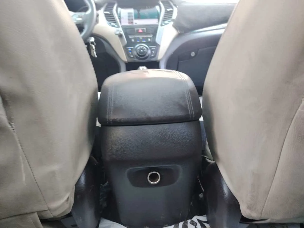 Car image 27