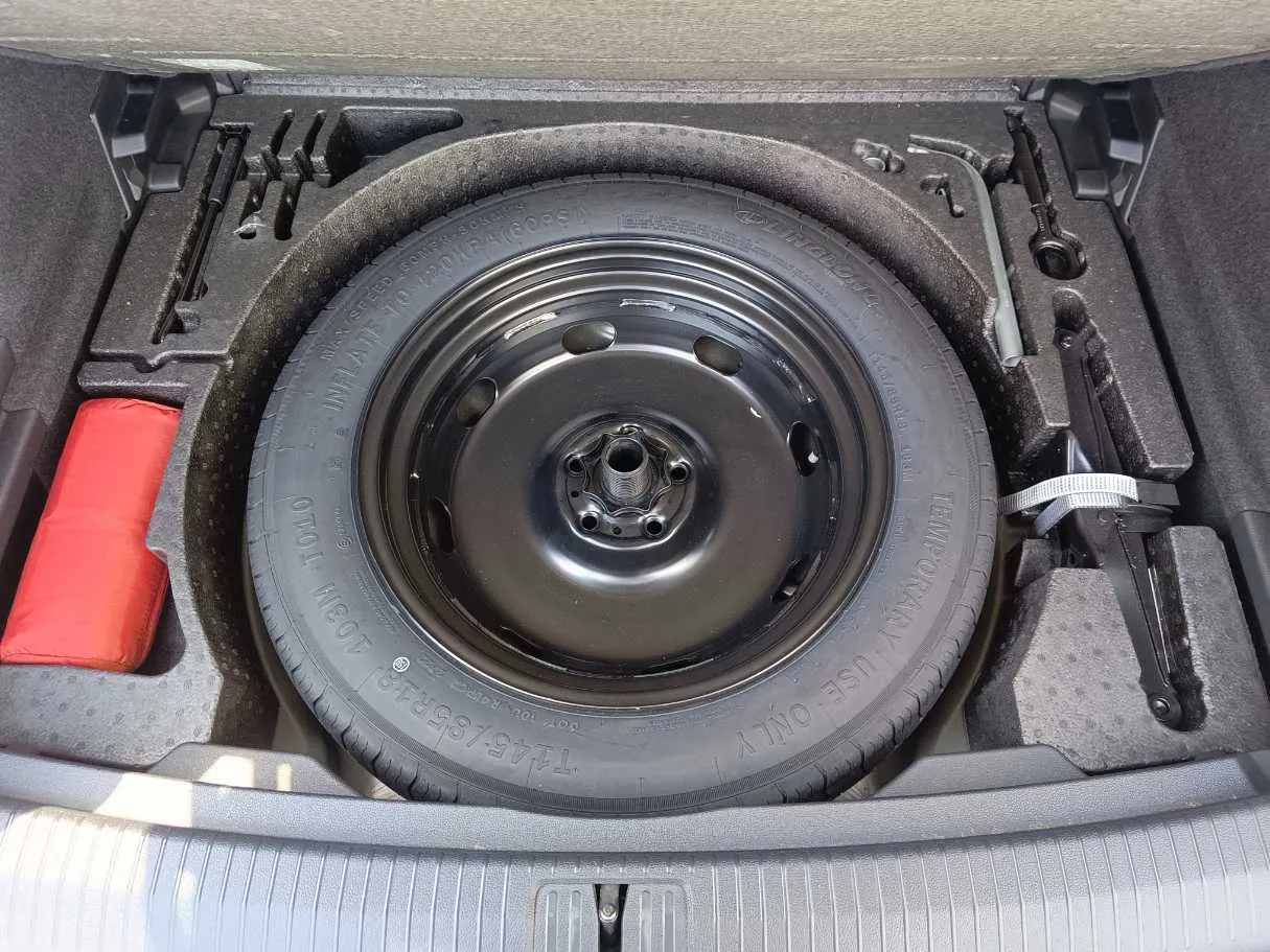 Car image 31