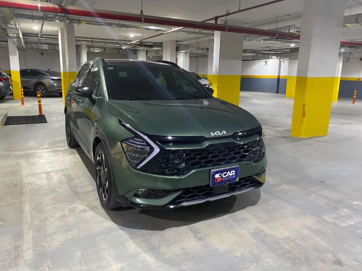 Car image 3