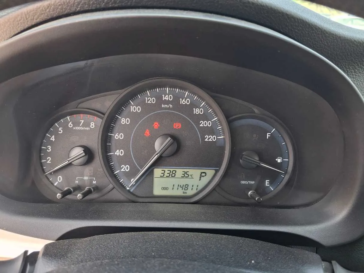 Car image 17