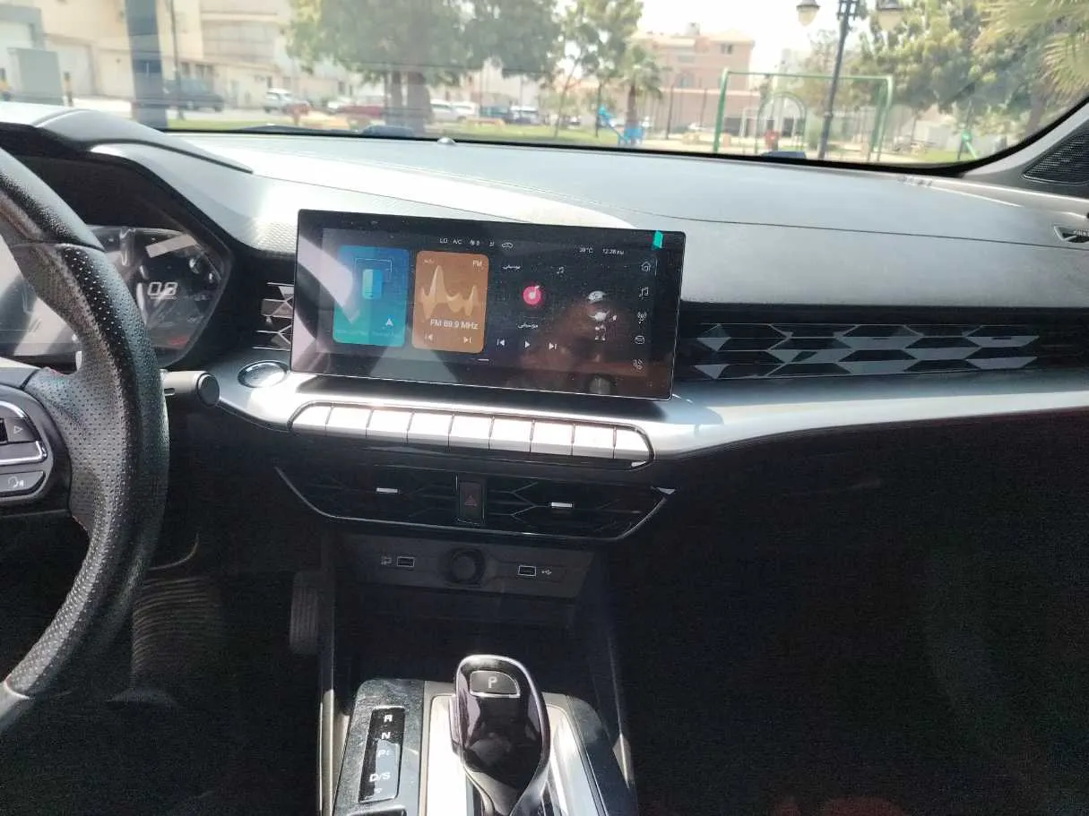 Car image 24