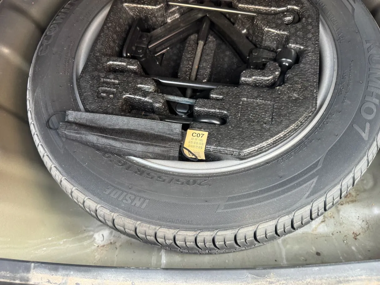 Car image 20