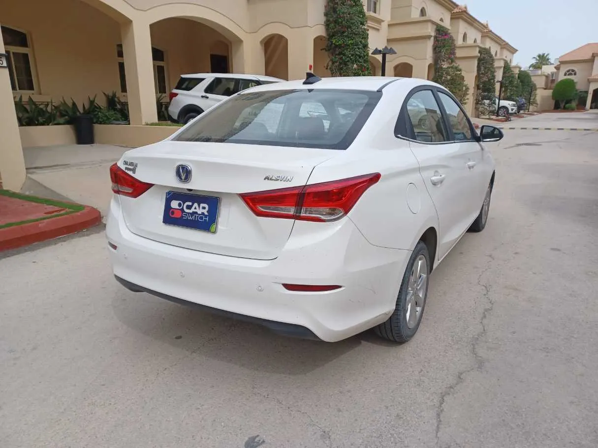 Car image 5