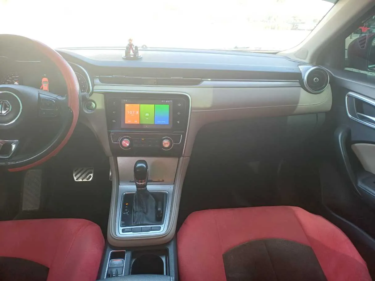 Car image 16